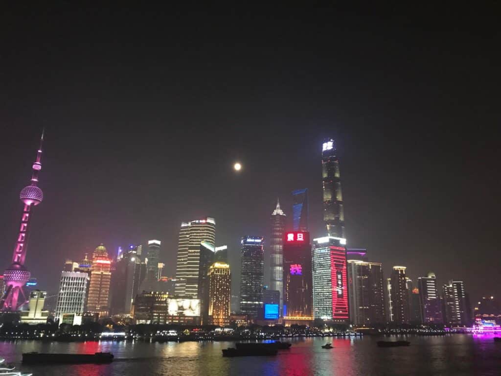 s-expatrier-a-shanghai-vue-de-nuit