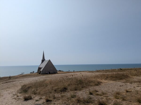 eglise-falaise-d-amont-etretat